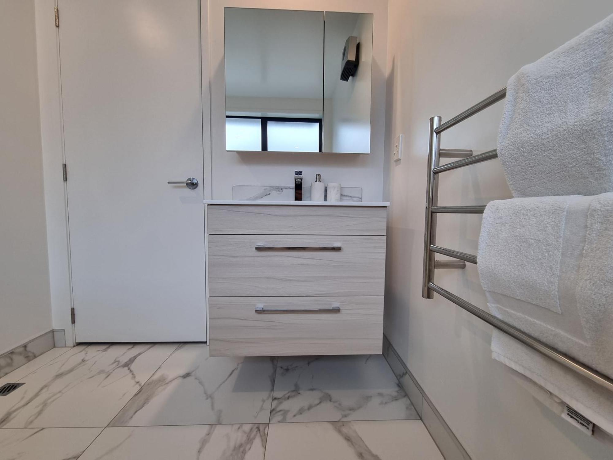 Cloud Nine Elegant Escape Awaits Leilighet Christchurch Eksteriør bilde