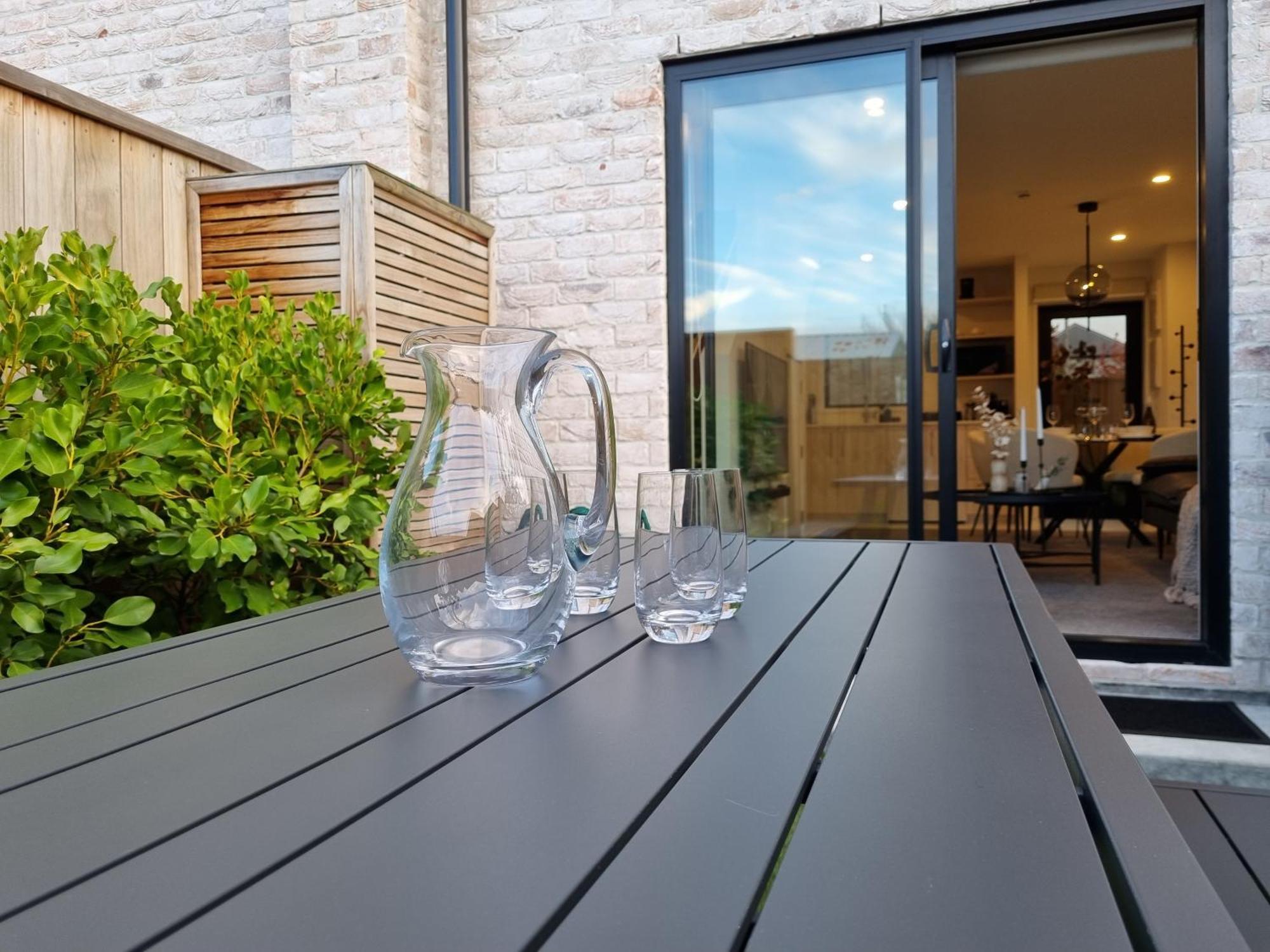 Cloud Nine Elegant Escape Awaits Leilighet Christchurch Eksteriør bilde